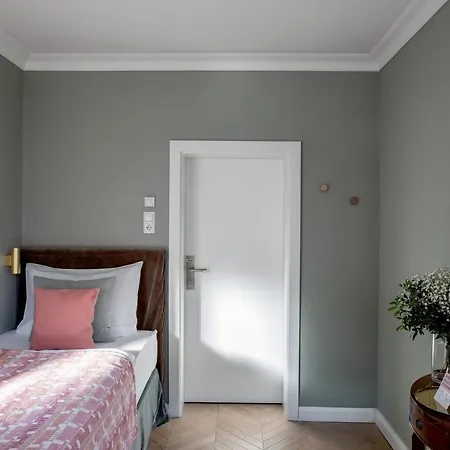 Numa Mozart Aparthotel 4*