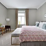 Numa Mozart Aparthotel 4*