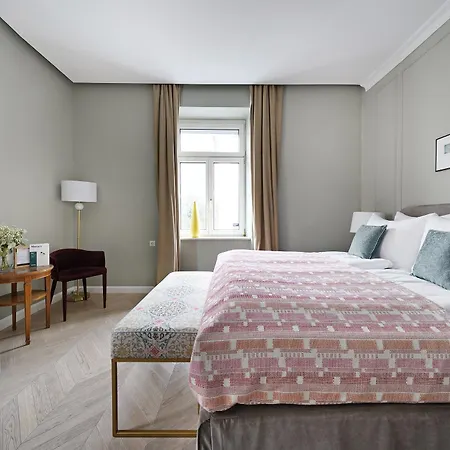Numa Mozart Aparthotel 4*