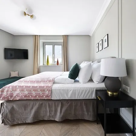 Numa Mozart Aparthotel 4*