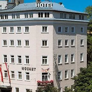Numa Mozart Апарт-отель 4*
