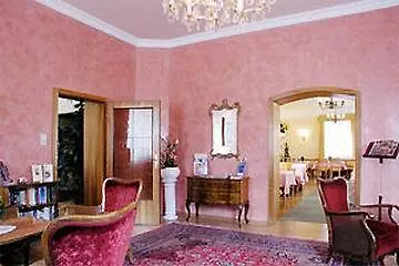 Numa Mozart Апарт-отель