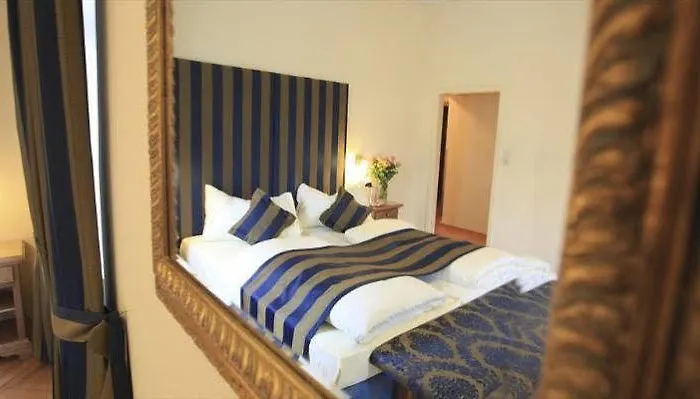 Numa Mozart Aparthotel 4*