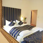 Numa Mozart Aparthotel 4*